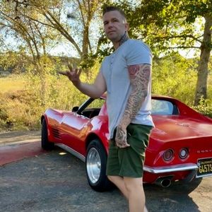 Meet your Posher, Travis